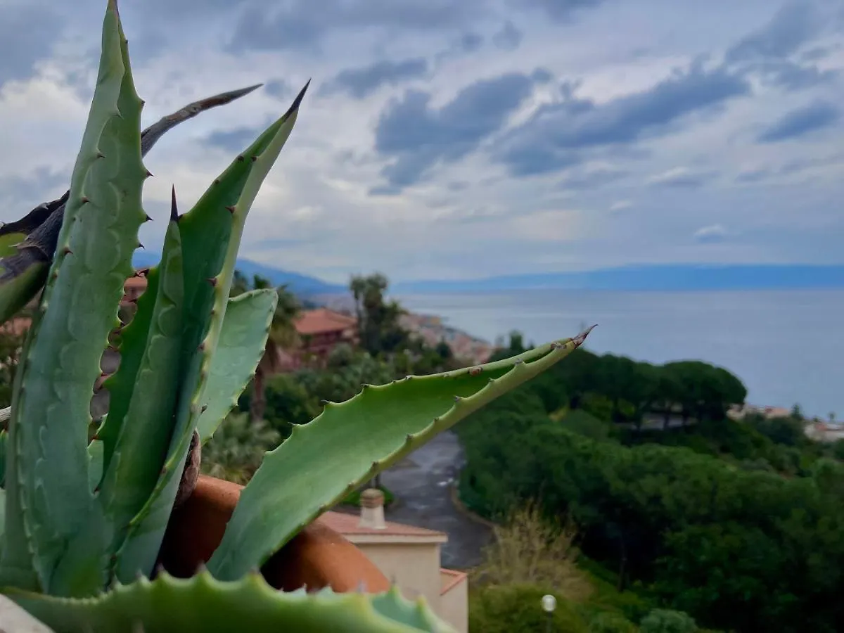 Appartamento Capoalessio SantʼAlessio Siculo 0*,