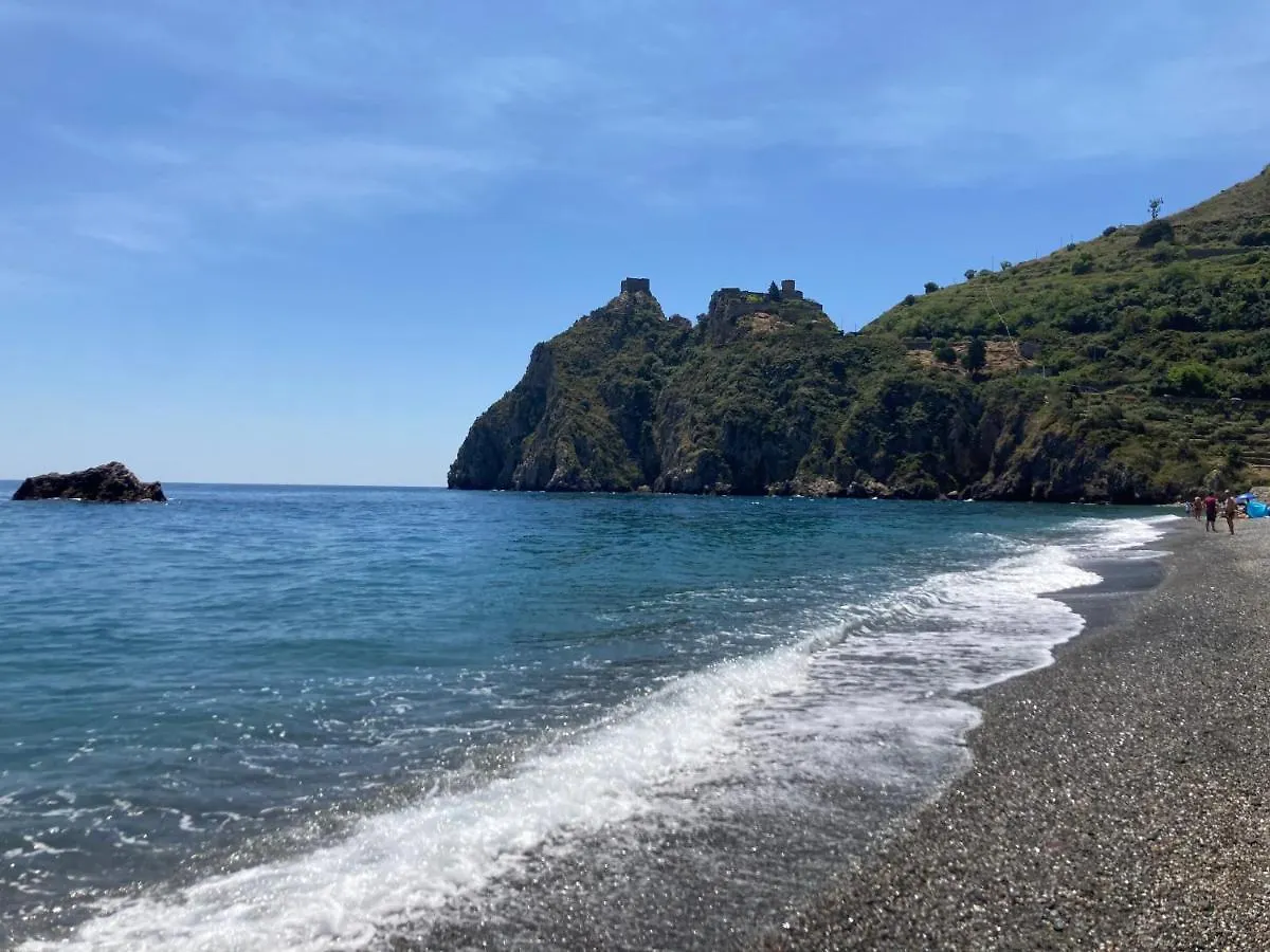 Appartamento Capoalessio SantʼAlessio Siculo